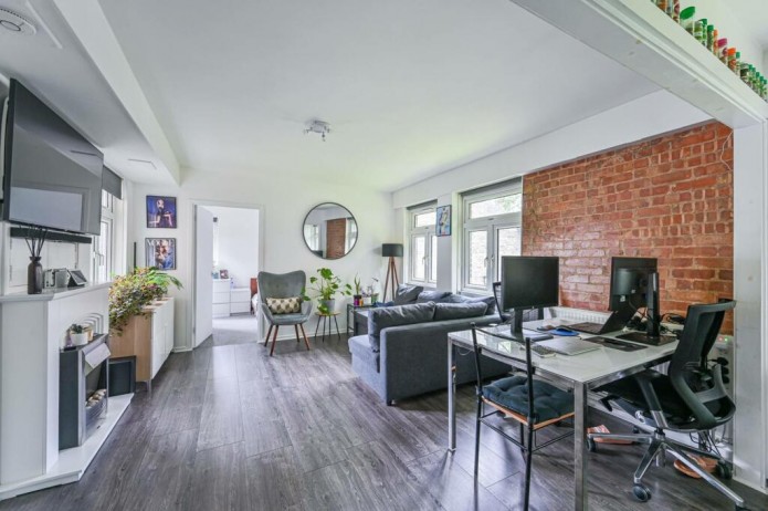 Wyndham Road, Camberwell - Photo 2