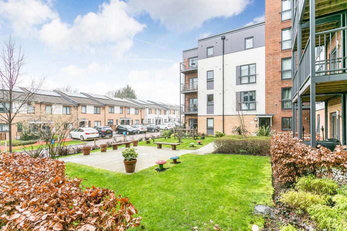 Fairthorn Road, Charlton - Photo 16